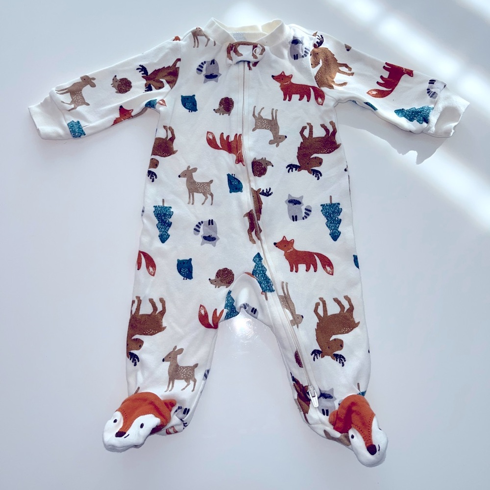 NEW 100% cotton onesie by Carter’s size 3M